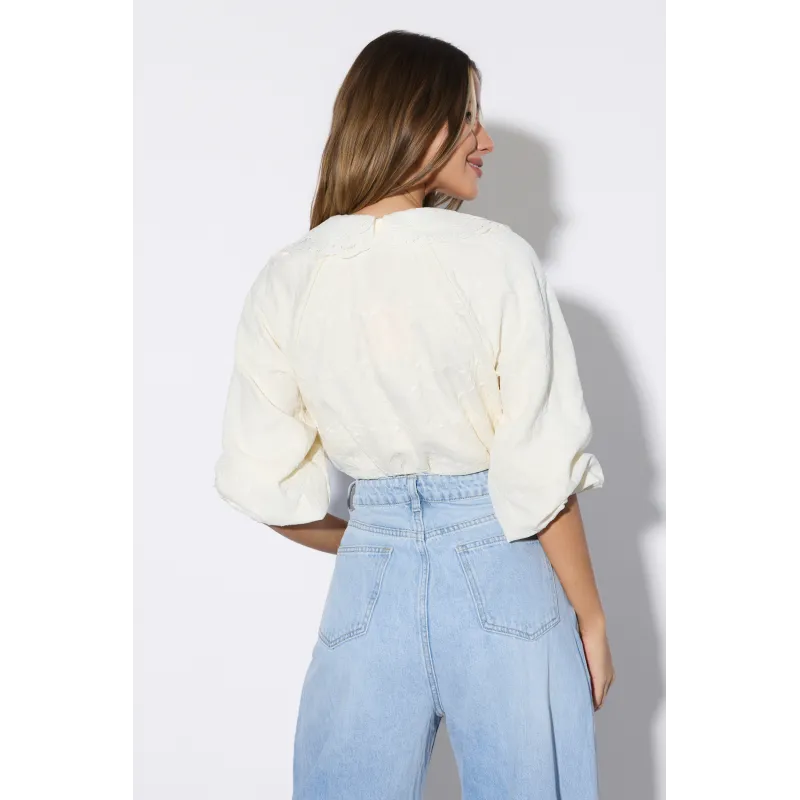 Haftowana koszula z podwójnym kołnierzem i bufkami