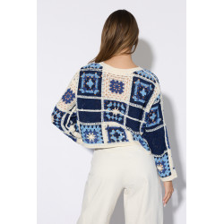 Szydełkowa bluzka typu crop top w stylu boho