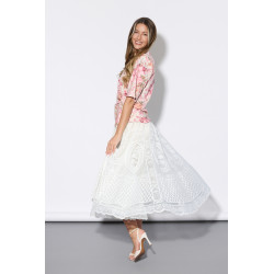 Koronkowa spódnica midi w stylu boho