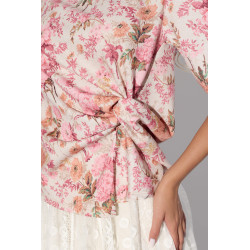Bluzka z kwiatowym printem i marszczeniem w talii