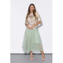 Koronkowa spódnica midi w stylu boho