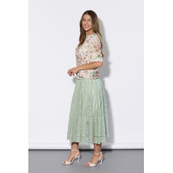 Koronkowa spódnica midi w stylu boho