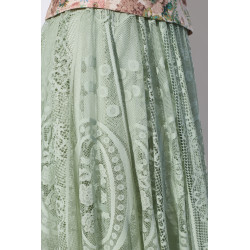 Koronkowa spódnica midi w stylu boho