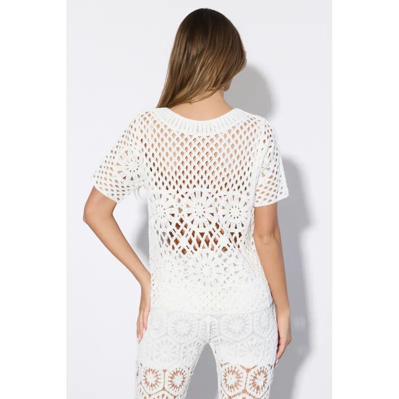 Ażurowa bluzka z motywem kwiatowym