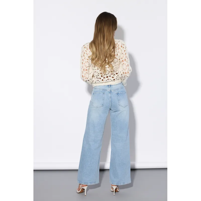 Jeansy wide leg z przetarciami i ażurowymi wstawkami