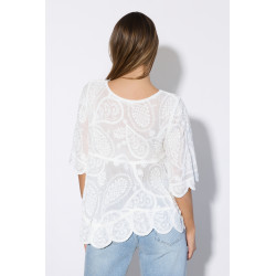 Bluzka boho z haftem i dzwonkowymi rękawami