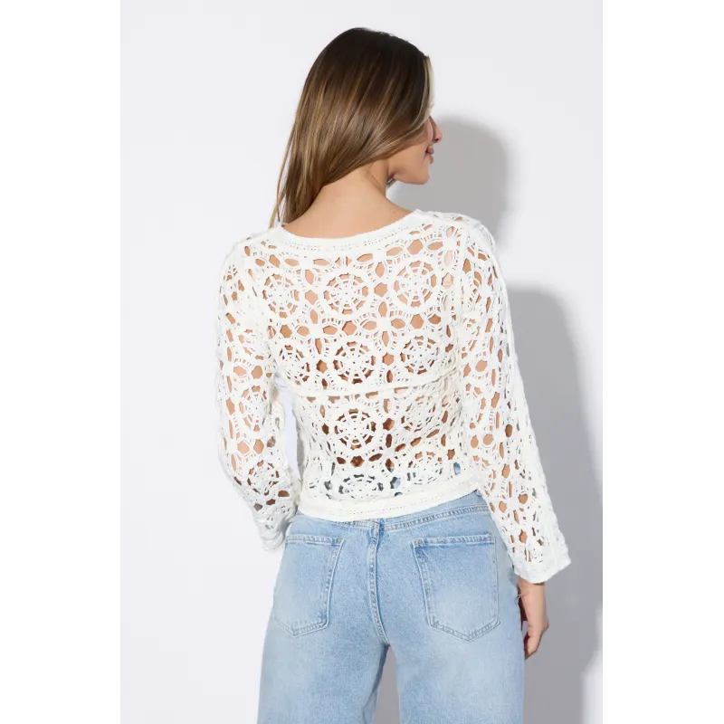 Bluzka szydełkowa z długim rękawem w stylu boho