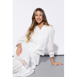 Komplet z ażurowym haftem i koronką