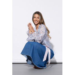 Jeansowa spódnica midi z satynową wstążką