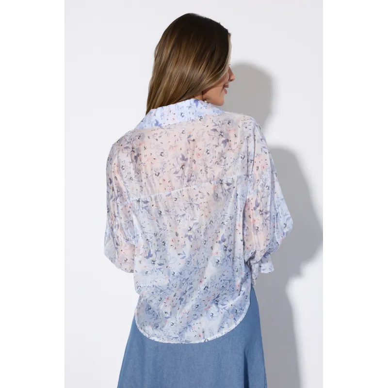 Kwiatowa koszula z wiązaniem i falbanami na rękawach