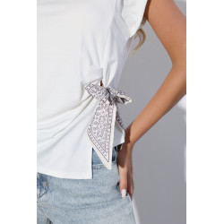 Bluzka z krótkim rękawem i ozdobnym wiązaniem z wzorem paisley