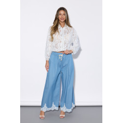 Spodnie palazzo z haftowanym dołem i wiązaniem