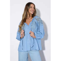 Denimowa koszula z ażurowym haftem i wiązaniem