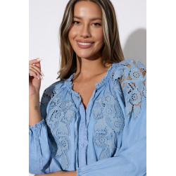 Denimowa koszula z ażurowym haftem i wiązaniem