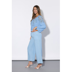 Luźne spodnie z wysokim stanem i paskiem