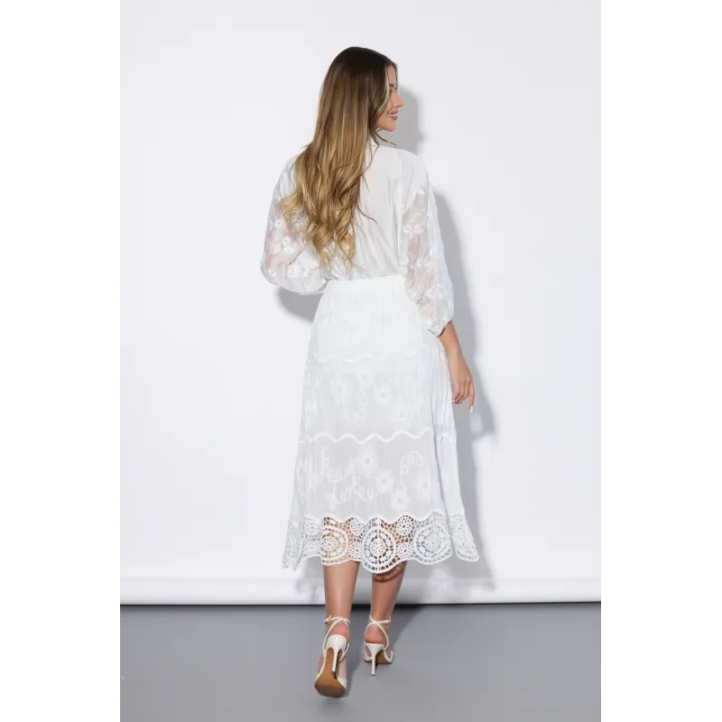 Długa spódnica z haftem i ozdobnym dołem