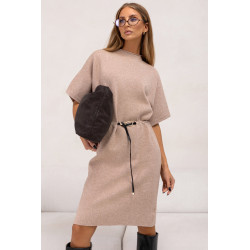 DZIANINOWA SUKIENKA O KROJU KIMONO Z PASKIEM