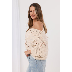 Ażurowa bluzka typu crop kwiatowym motywem