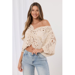 Ażurowa bluzka typu crop kwiatowym motywem