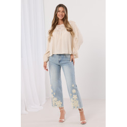 Bluzka z ażurowym wykończeniem i bufiastymi rękawami
