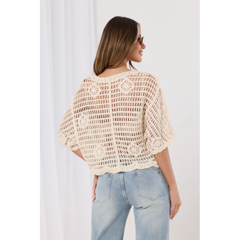 Krótki kardigan boho z kwiatowym haftem