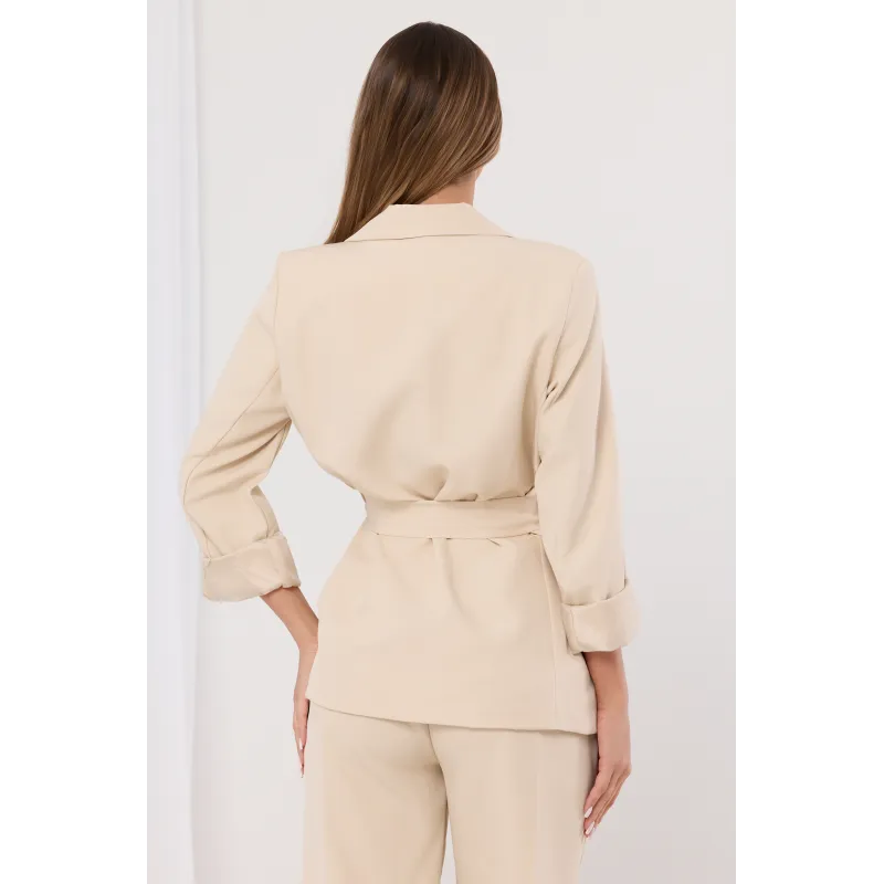 Marynarka oversize z paskiem i podwiniętymi rękawami