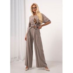 Spodnie z szerokimi nogawkami i zakładkami