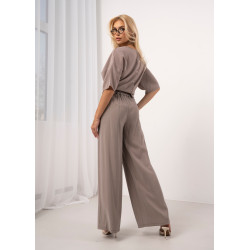 Spodnie z szerokimi nogawkami i zakładkami