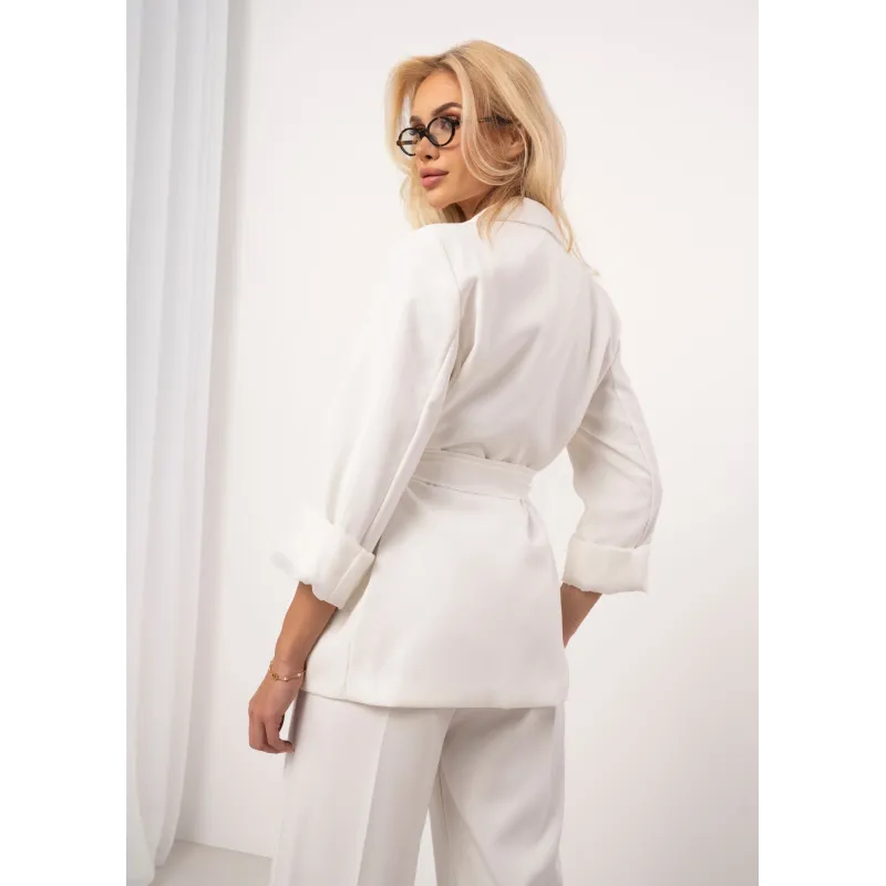 Marynarka oversize z paskiem i podwiniętymi rękawami