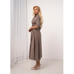 Kopertowa sukienka midi z wiązaniem w talii