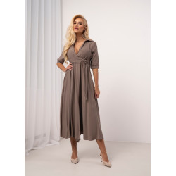 Kopertowa sukienka midi z wiązaniem w talii