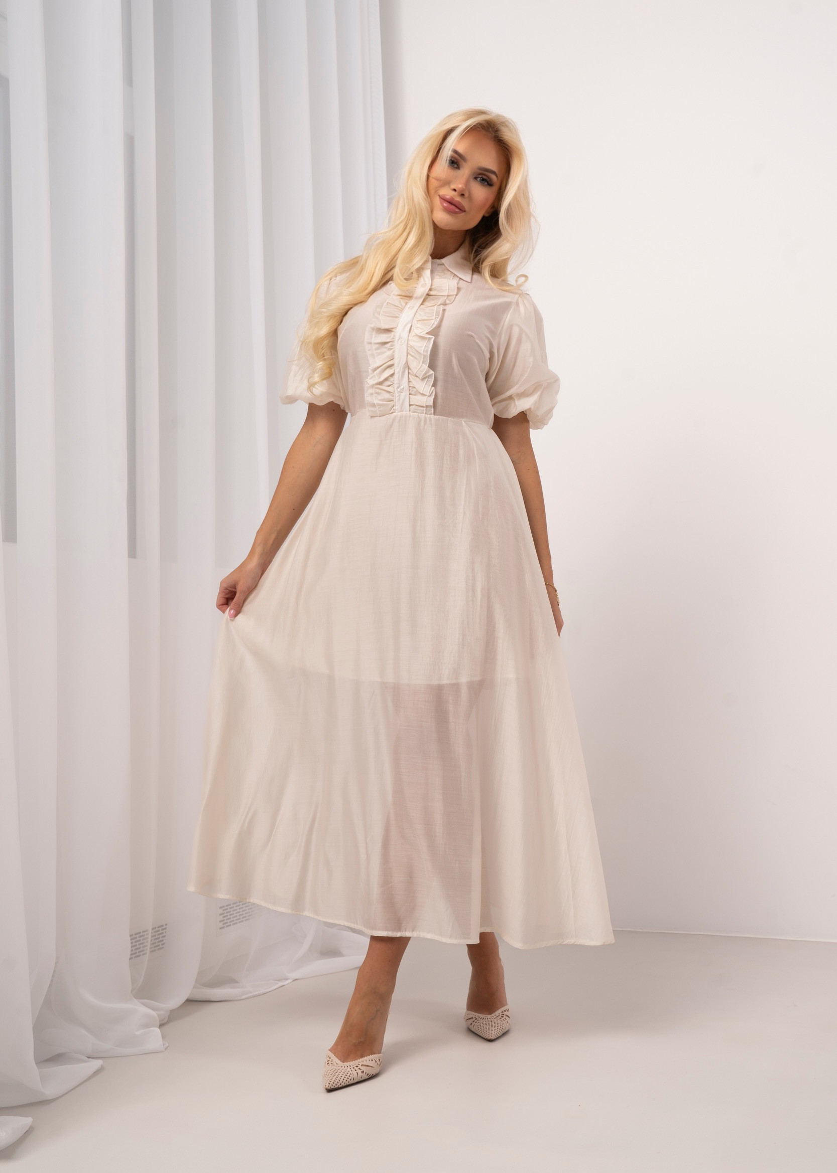 Sukienka midi z żabotem i bufiastymi rękawami