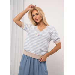 Dzianinowy sweter w paski z aplikacją kwiatową