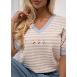 Dzianinowy sweter w paski z aplikacją kwiatową