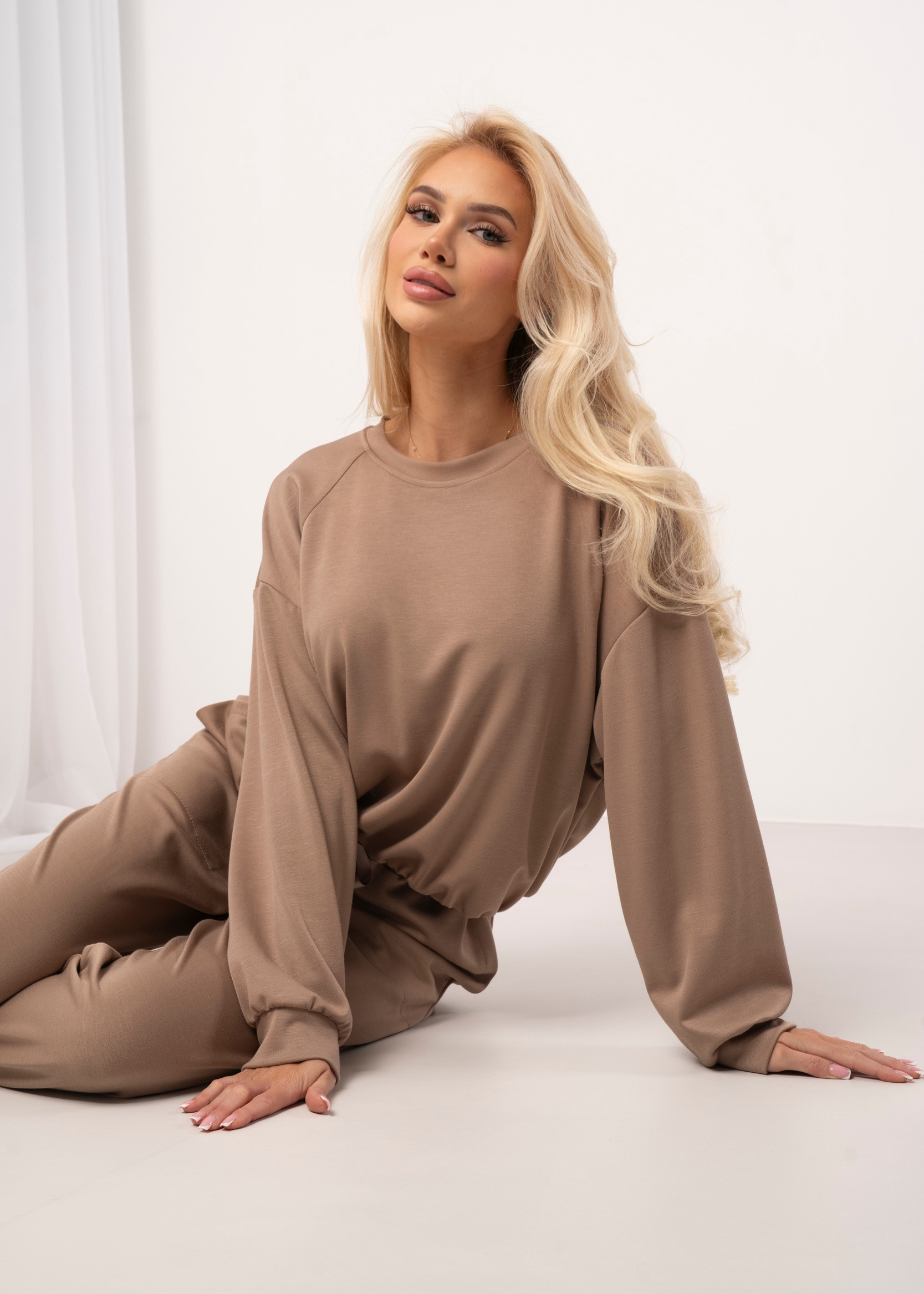 Komplet dresowy z bluzą typu bombka i spodniami jogger