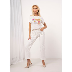 Białe jeansy straight z ozdobnym haftem kokardki na kieszeni