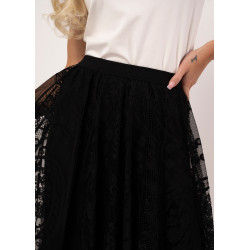 Koronkowa spódnica midi w stylu boho