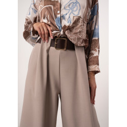 Spodnie typu palazzo z zakładkami i paskiem