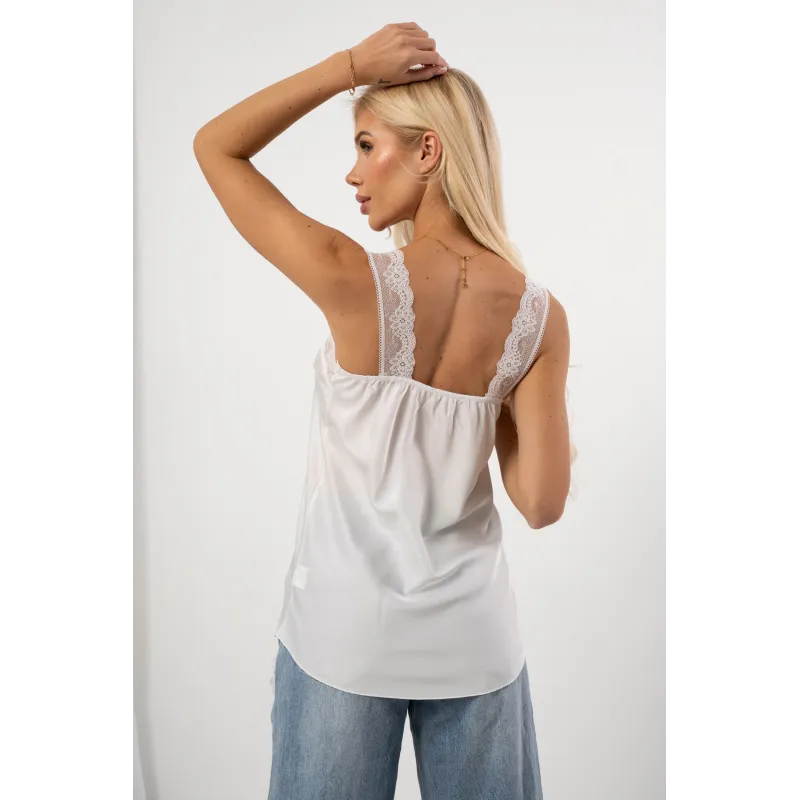 Satynowy top bieliźniany z koronkowym dekoltem