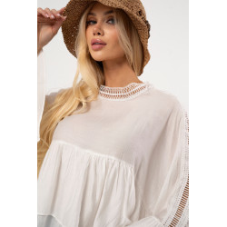 Luźna bluzka boho z szerokimi rękawami i falbanami