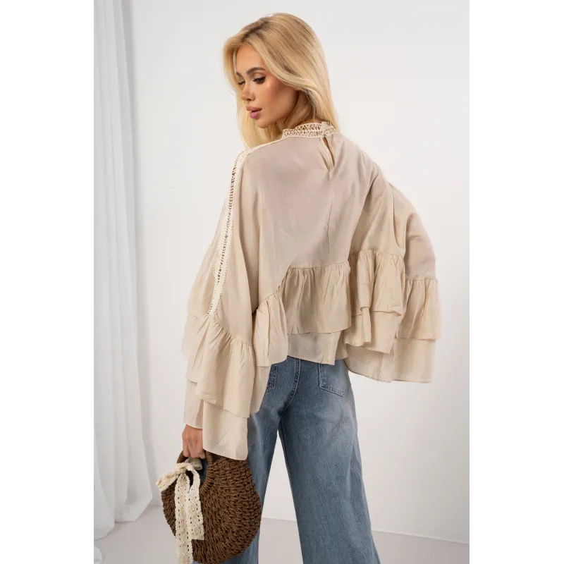 Luźna bluzka boho z szerokimi rękawami i falbanami