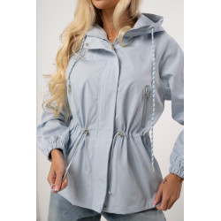 Kurtka przejściowa z kapturem i regulacją w talii