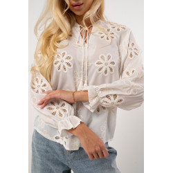 Bluzka boho z haftowanymi kwiatami i chwostami
