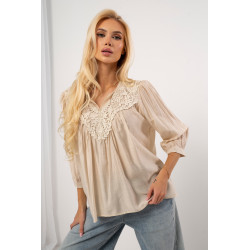 Bluzka boho z haftowanym dekoltem i koronką