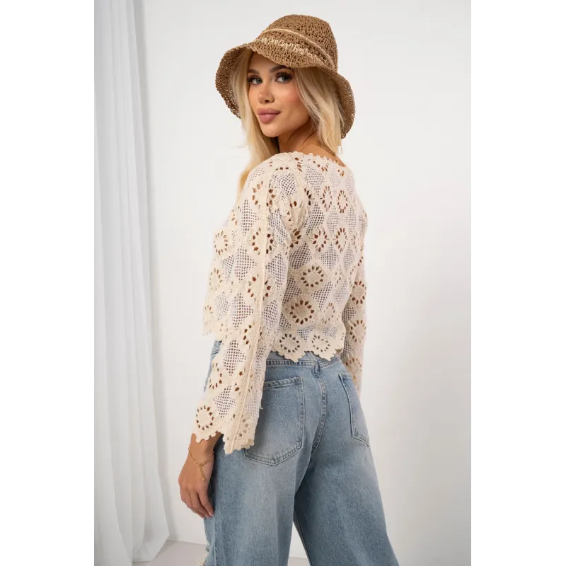 Ażurowa bluzka boho z rozszerzanymi rękawami