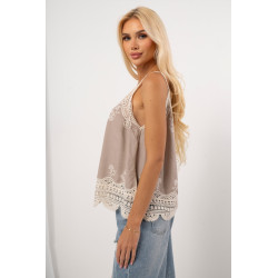 Top na ramiączkach z haftem i falbanką