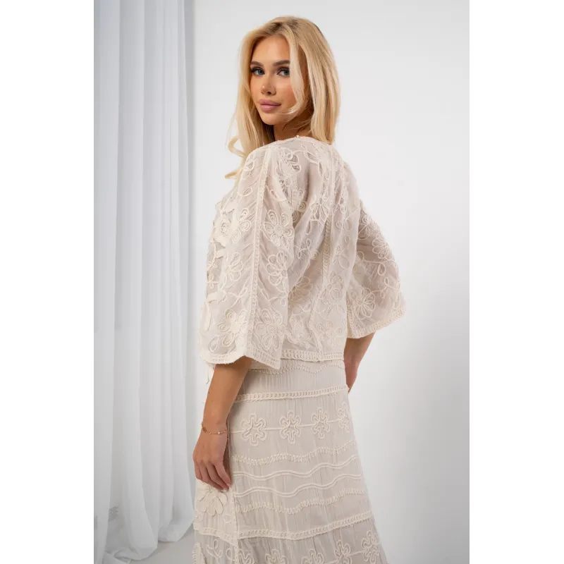 Bluzka boho z haftem i szerokimi rękawami | Hurtownia internetowa odzieży damskiej
