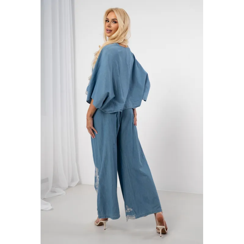 Komplet denim bluzka i spodnie z haftem kwiatowym | Hurt odzieży włoskiej