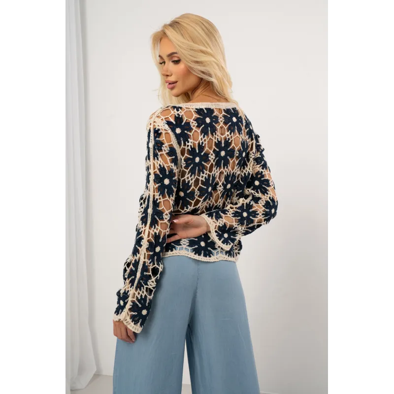 Ażurowa bluzka w stylu boho w kwiaty