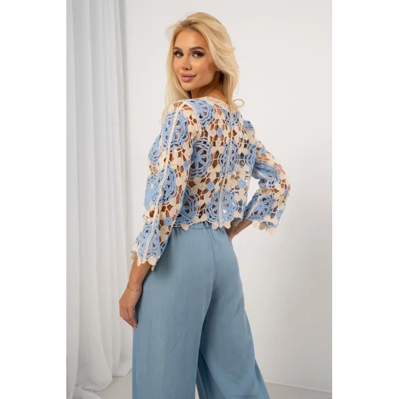 Krótki ażurowy sweter typu crop z motywem kwiatowym | Hurtownia odzieży z Włoch